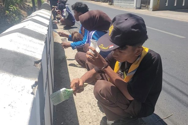 305 anggota Pramuka mengikuti Kemah Bakti Pramuka di Lapangan Desa Silado, Kecamatan Sumbang, Banyumas, dalam rangka Bulan Bakti Pramuka dan menyambut Estafet Tunas Kelapa Kwarda Jawa Tengah 2026.
