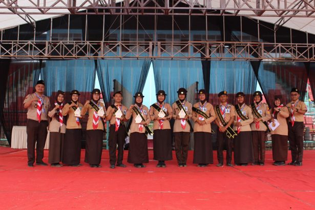 Rizka Dwi Nuraini dari Saka Milenial Kwarcab Banyumas meraih gelar Duta Humas Kendalisada Kwarcab Banyumas 2026 dalam babak final di halaman GOR Satria Purwokerto.