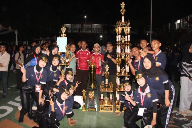 Tim Paskibra PASUSRADA SMK Bunda Satria Wangon tampil dalam LKBB Gelora 4 Tingkat Nasional 2026 di SMK Negeri Karangpucung, Cilacap. Dalam kompetisi tersebut, mereka memborong lima penghargaan.