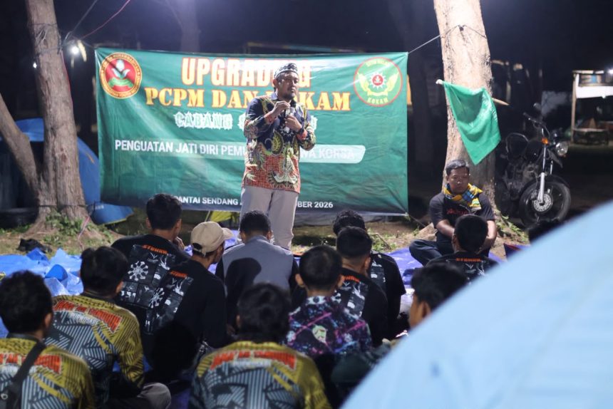 60 kader Pemuda Muhammadiyah Sukorejo mengikuti Upgrading PCPM dan KOKAM di kawasan Pantai Sendang Asih, Kabupaten Kendal, untuk meningkatkan kapasitas kader