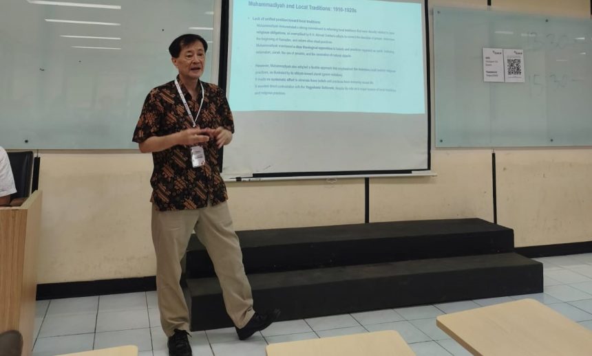 Kim Hyung-Jun dari Kangwon National University dalam Symposium ke-9 Jurnal Antropologi Indonesia (ISJAI 9) di Fakultas Ilmu Sosial dan Ilmu Politik Universitas Indonesia (FISIP UI), Kamis, 6 Agustus 2026