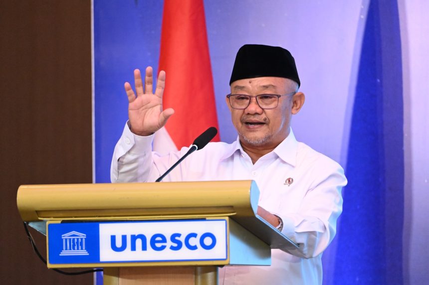 Kyai Menteri Abdul MU'ti di Forum Unesco