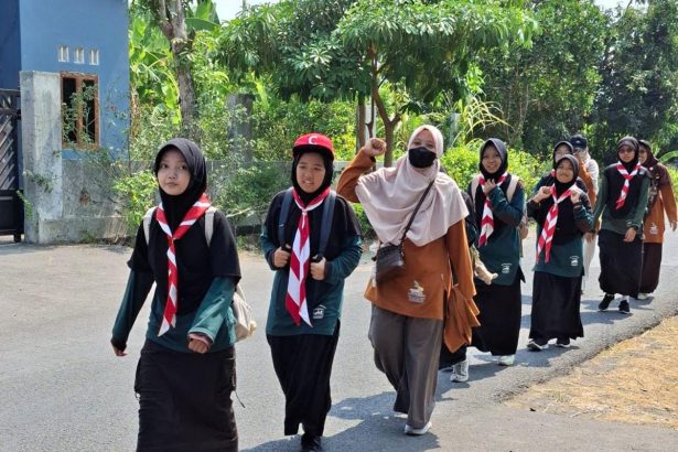 Long March SMPIT Mutiara Insan Cepu