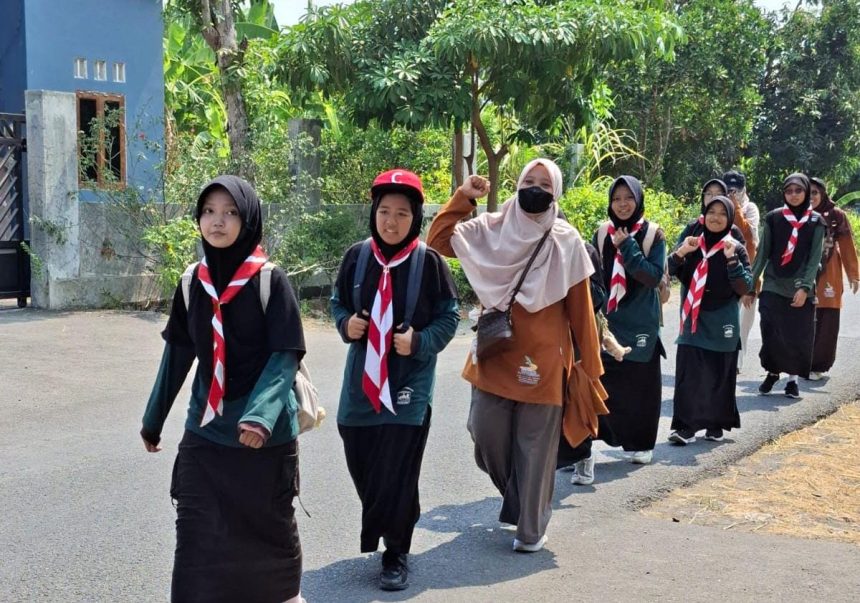 Long March SMPIT Mutiara Insan Cepu