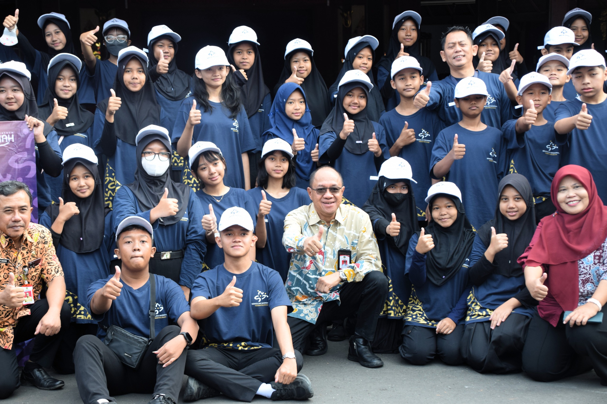 Pelepasan siswa SNT Banyumas ke Semarang1
