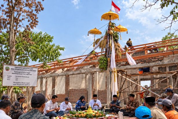 Menegakkan Rumah Belajar di Atas Penuwun