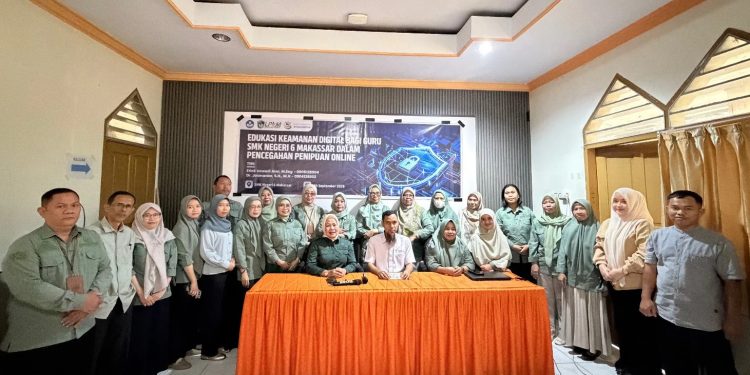 Hindari Penipuan Online, Guru SMKN 6 Makassar Dibekali Keamanan Digital