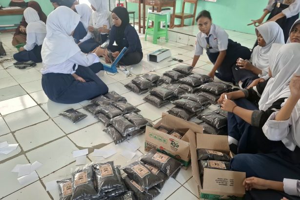Kompos Limbah Nangka SMPN 34 Makassar