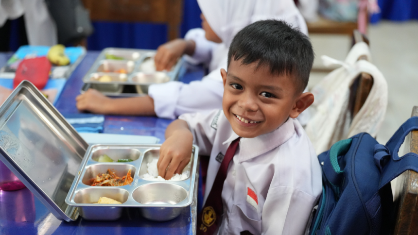 Guru Makan Bersama Siswa