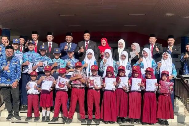 seragam sekolah SD-SMP di Maros
