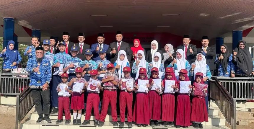 seragam sekolah SD-SMP di Maros