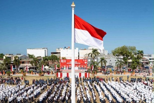 SMP Negeri 1 Bulukumba menari kolosal